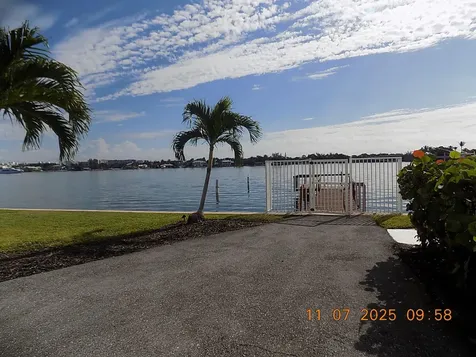 231 E Lantana Road Lantana FL 33462