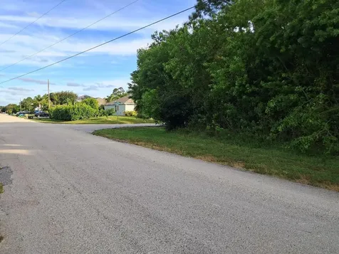 360 SW Undallo Road Port Saint Lucie FL 34953
