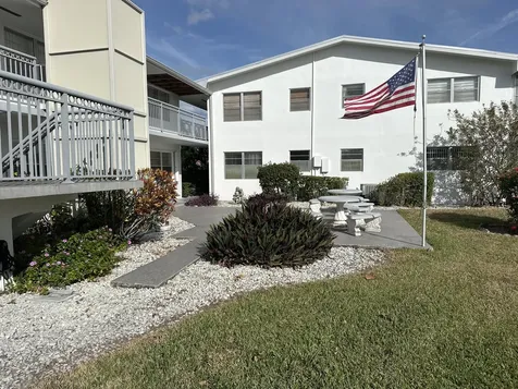 121 Sheffield F West Palm Beach FL 33417