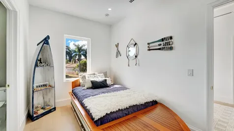 580 Sw 15th Street Boca Raton FL 33432