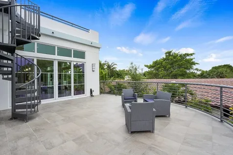 226 Palm Court Delray Beach FL 33444