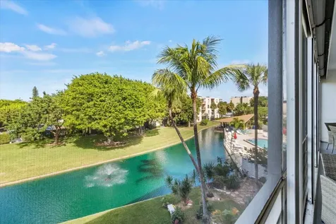 300 Waterway Drive Lantana FL 33462