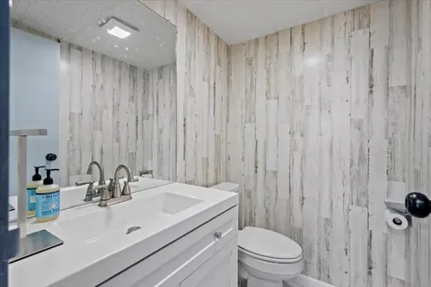 300 Waterway Drive Lantana FL 33462