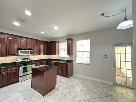 909 NW 18th Avenue Boca Raton FL 33486