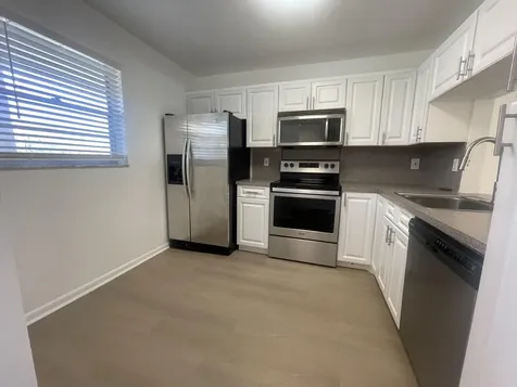 3955 N Nob Hill Road Sunrise FL 33351