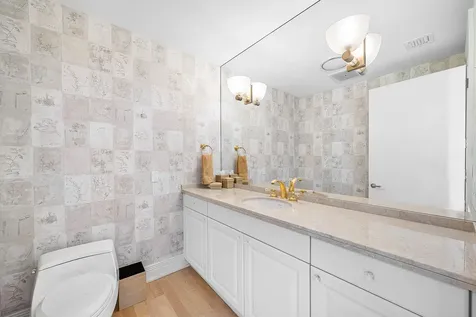 400 Se 5th Avenue Boca Raton FL 33432