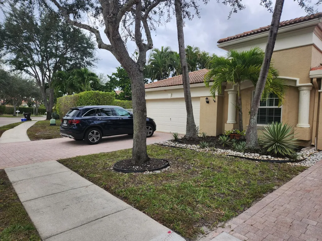 2564 Sandy Cay West Palm Beach FL 33411