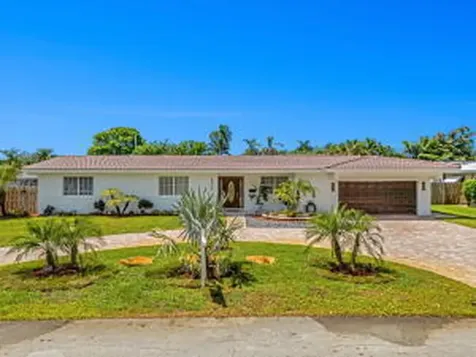 2070 Ne 27th Street Lighthouse Point FL 33064