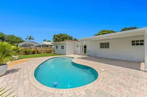 2070 Ne 27th Street Lighthouse Point FL 33064