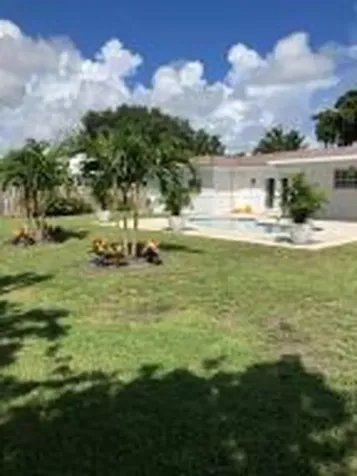 2070 Ne 27th Street Lighthouse Point FL 33064