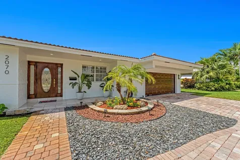2070 Ne 27th Street Lighthouse Point FL 33064