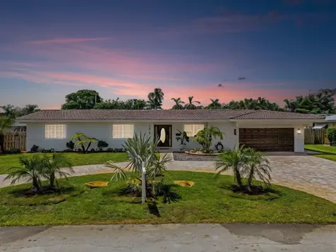 2070 Ne 27th Street Lighthouse Point FL 33064