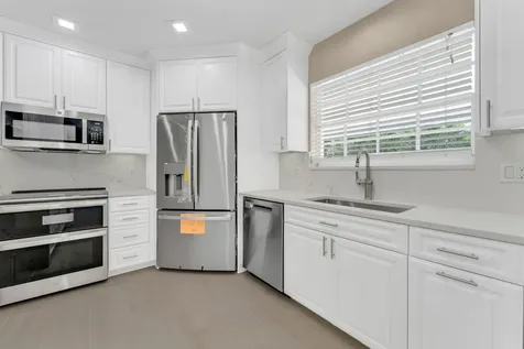 2070 Ne 27th Street Lighthouse Point FL 33064