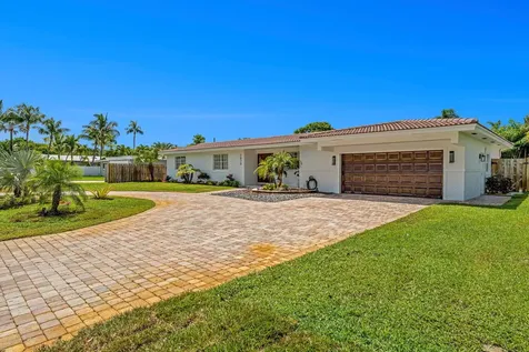 2070 Ne 27th Street Lighthouse Point FL 33064