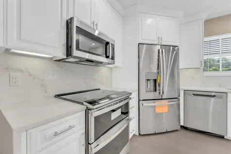 2070 Ne 27th Street Lighthouse Point FL 33064