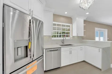 2070 Ne 27th Street Lighthouse Point FL 33064