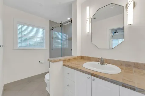2070 Ne 27th Street Lighthouse Point FL 33064