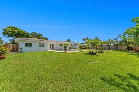 2070 Ne 27th Street Lighthouse Point FL 33064