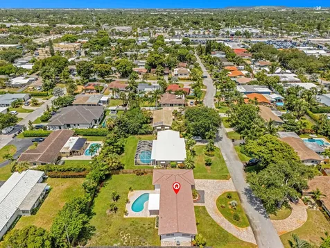 2070 Ne 27th Street Lighthouse Point FL 33064
