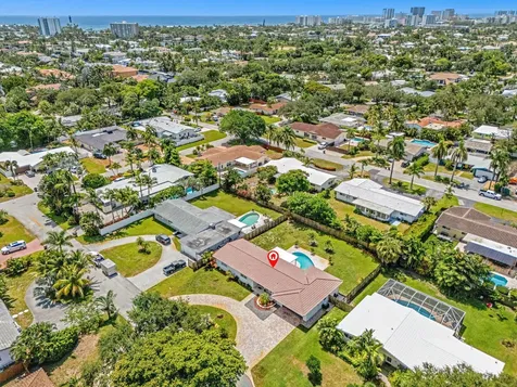 2070 Ne 27th Street Lighthouse Point FL 33064