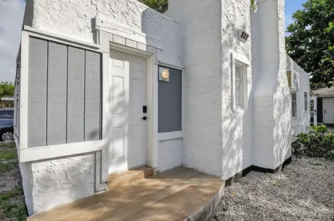638 53rd Street West Palm Beach FL 33407
