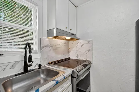 638 53rd Street West Palm Beach FL 33407
