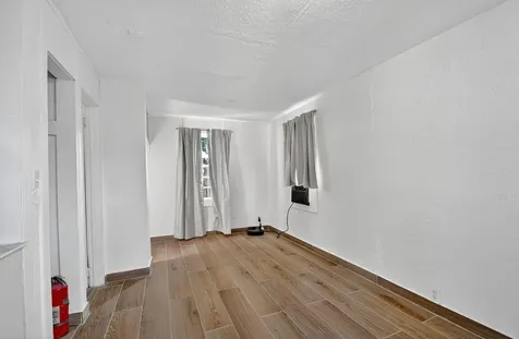 638 53rd Street West Palm Beach FL 33407