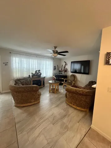 347 Norwich O West Palm Beach FL 33417