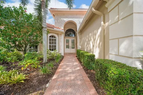 9033 Champions Way Port Saint Lucie FL 34986