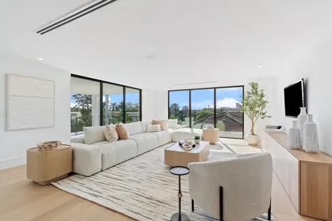 498 Ne 6th Street Boca Raton FL 33432