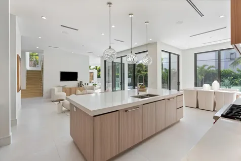 498 Ne 6th Street Boca Raton FL 33432