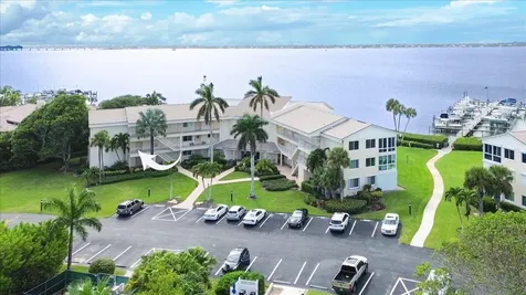2370 Ne Ocean Boulevard Stuart FL 34996