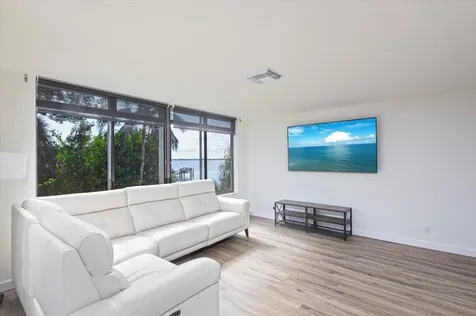 2370 Ne Ocean Boulevard Stuart FL 34996