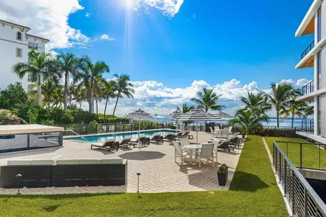 106 Inlet Way Palm Beach Shores FL 33404