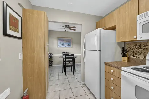 64 Canterbury C West Palm Beach FL 33417