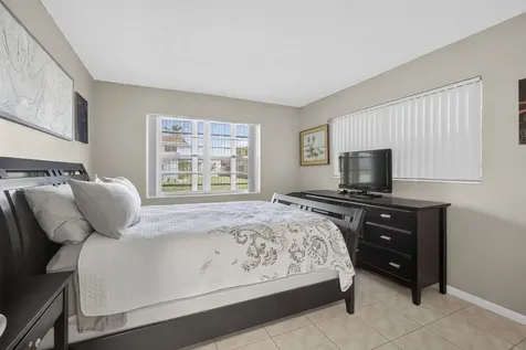 64 Canterbury C West Palm Beach FL 33417