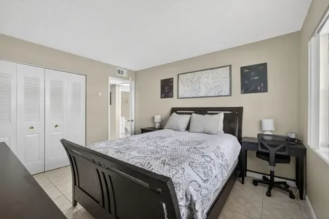 64 Canterbury C West Palm Beach FL 33417