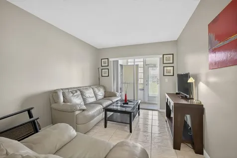 64 Canterbury C West Palm Beach FL 33417