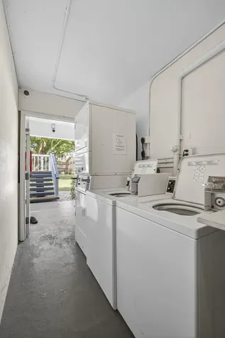 64 Canterbury C West Palm Beach FL 33417