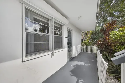 64 Canterbury C West Palm Beach FL 33417