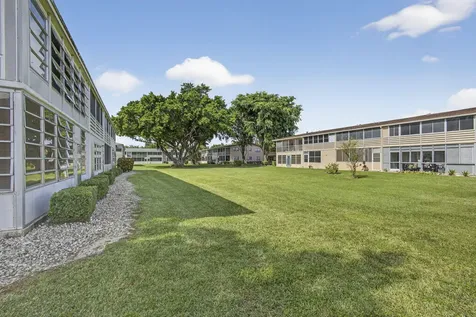 64 Canterbury C West Palm Beach FL 33417