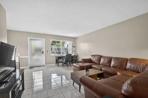 64 Canterbury C West Palm Beach FL 33417