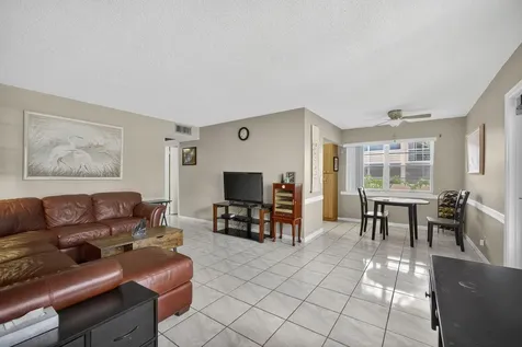 64 Canterbury C West Palm Beach FL 33417