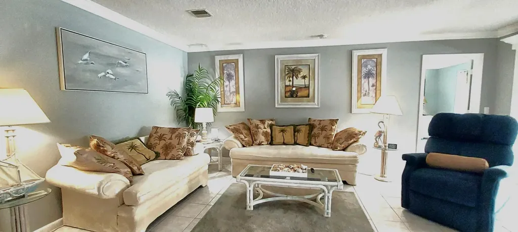 1205 S Lakes End Drive Fort Pierce FL 34982