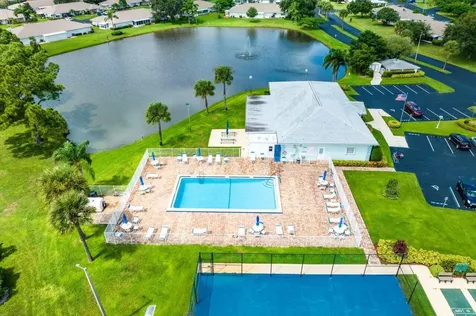 1205 S Lakes End Drive Fort Pierce FL 34982