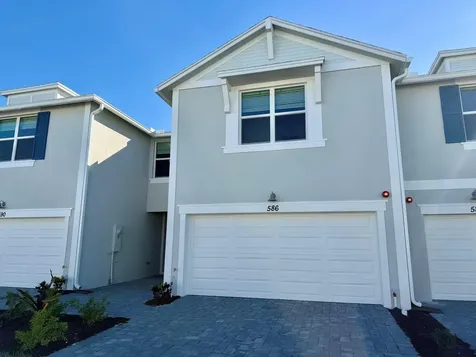 586 Salisbury Circle Fort Pierce FL 34982