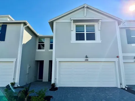 586 Salisbury Circle Fort Pierce FL 34982