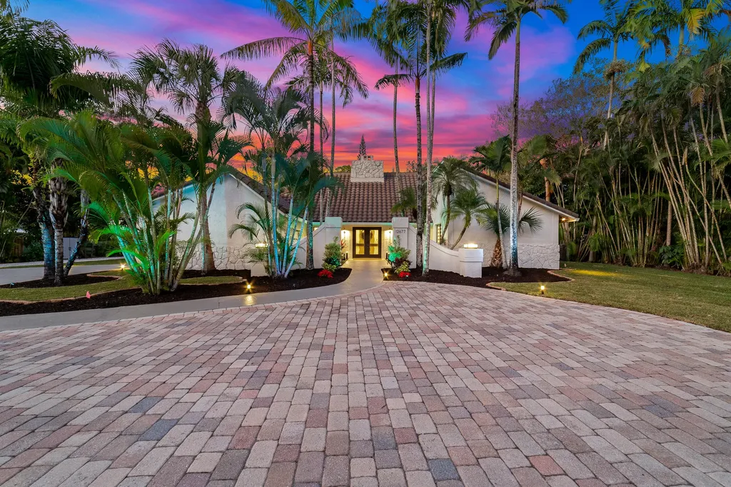 12677 Pineacre Lane Wellington FL 33414