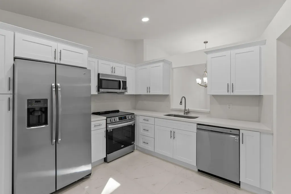 8273 Springtree Road Boca Raton FL 33496