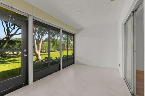 8273 Springtree Road Boca Raton FL 33496